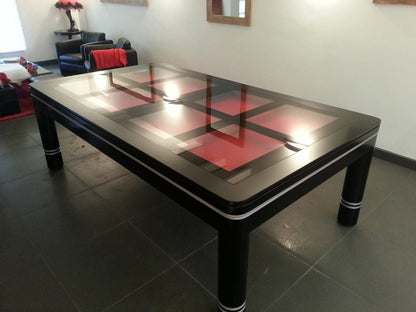 Luxury Verve Pool Diner. red cloth and white trim.